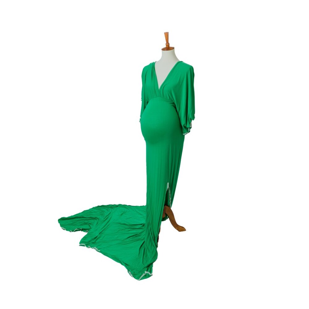 Elegant Green Maternity Gown with Lace and Long Train